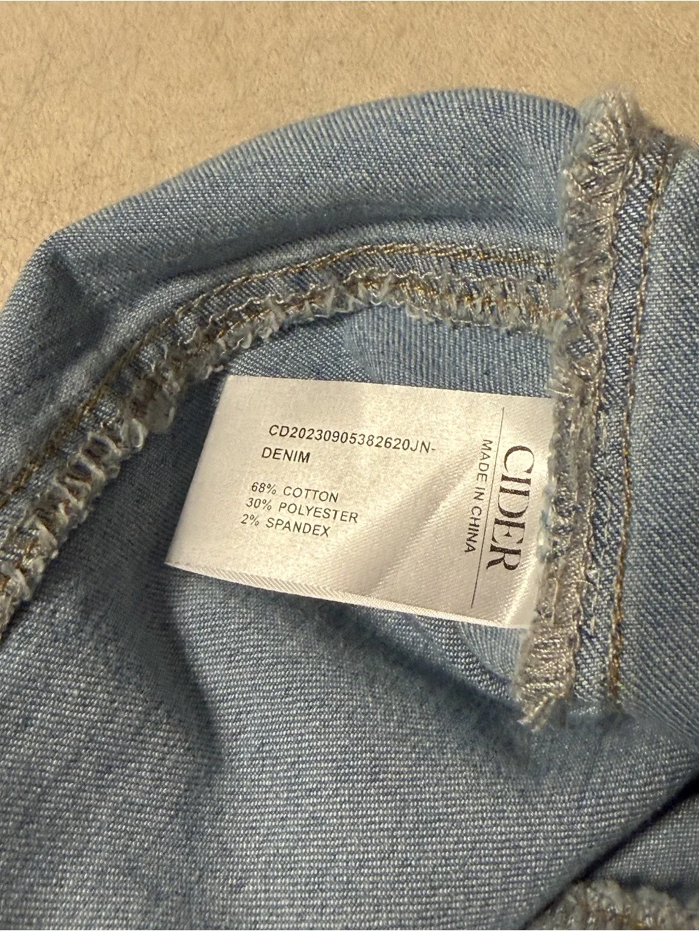 Cider Wide Flare Leg Women's Button Fly Light Wash Jeans. Women’s Size 3XL Short